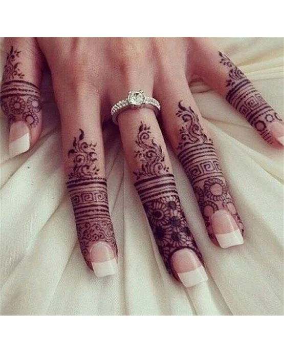 Classic Petal And Peacock Featuring Back Finger Mehndi Design